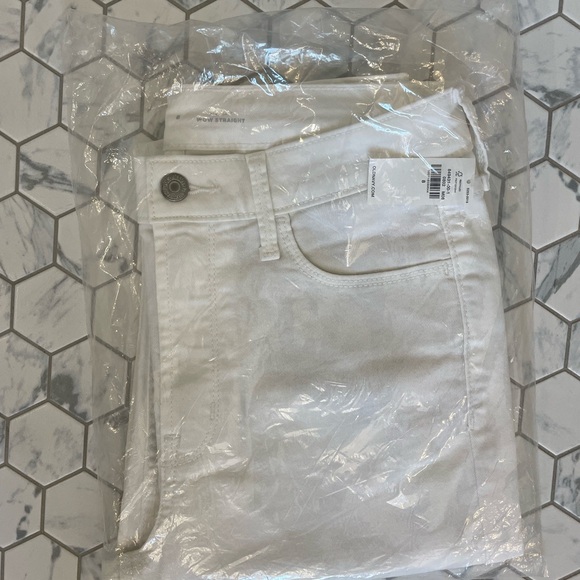 Old Navy Women's Straight Leg White Jeans - Picture 3 of 3